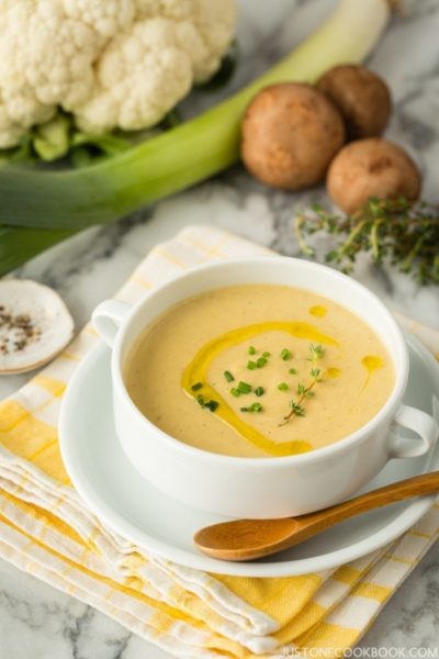 Creamy-Roasted-Cauliflower-Soup-II